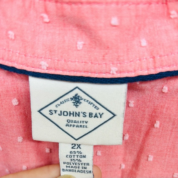 St. John’s Bay women’s sleeveless blouse size 2xl.  Great condition. - Picture 2 of 3